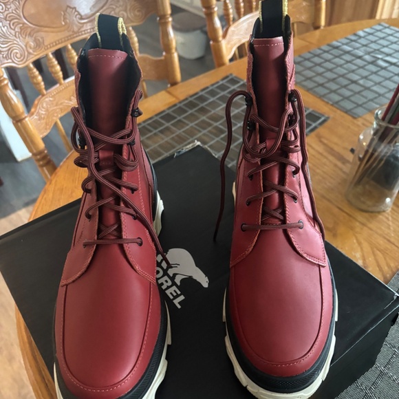 Women's Red Lace-Up Boots - Picture 5 of 6